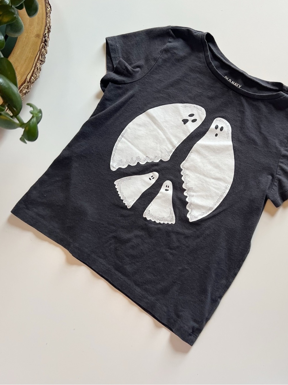 Old Navy Halloween Ghost Peace Sign T-Shirt | Size 8